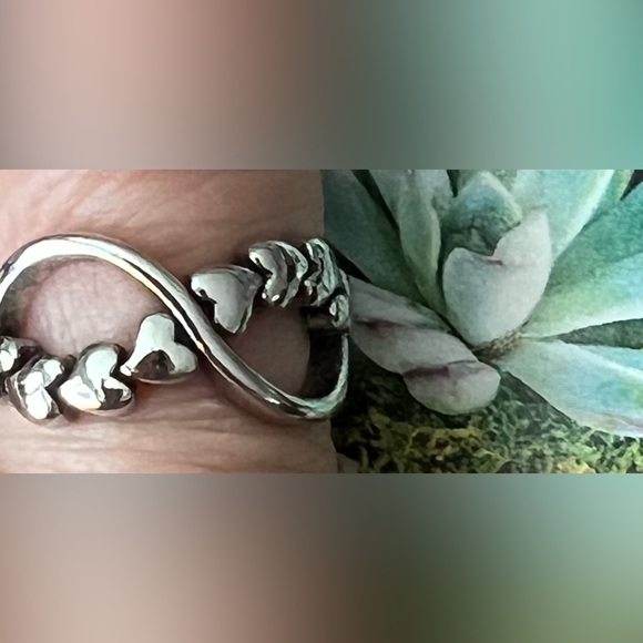 🆕️ Best!! Infinity hearts ring - Picture 3 of 10